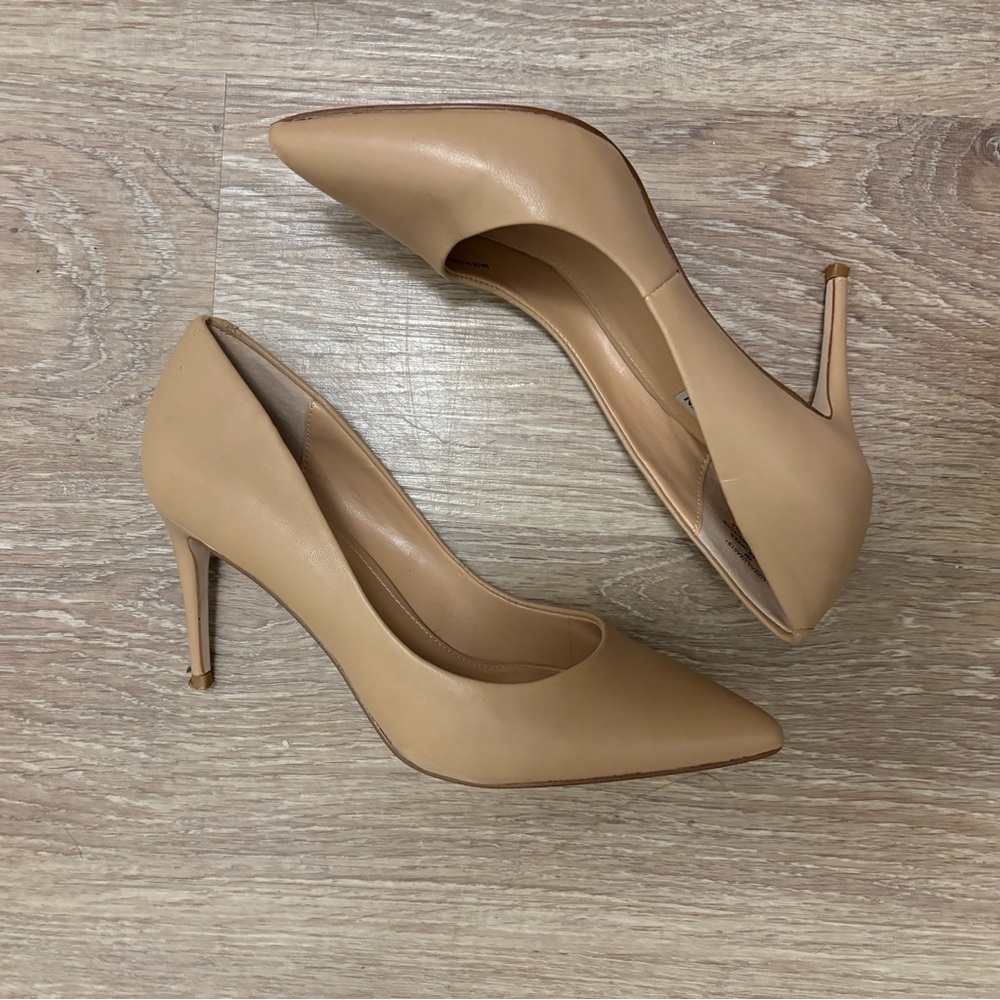 Steve Madden nude heels size 8